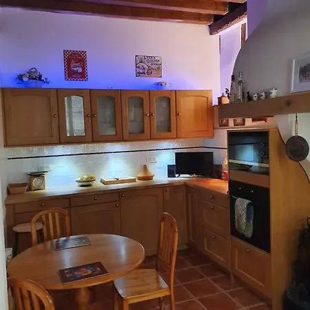 Holiday home Maison Carrasserie